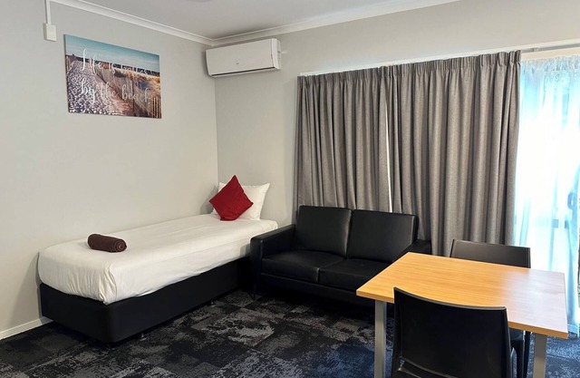 Lorne Apartments