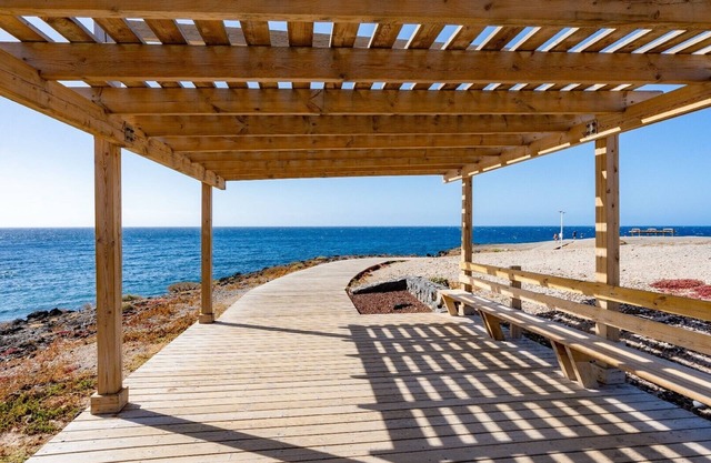 Los Abrigos- Luminoso y Amplio Apartamento a Metros del Mar