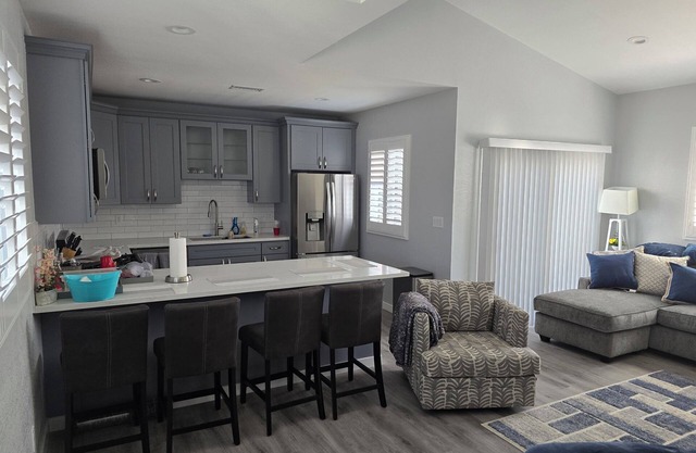 Los Angeles Home 2 miles from SoFi Stadium