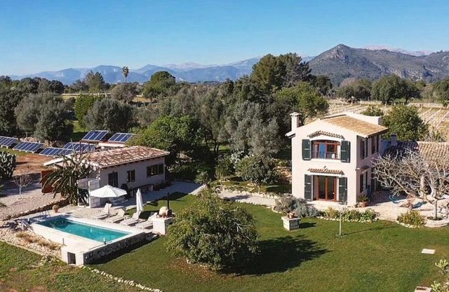 Los Dos Caballeros Winery & Vacation Rental