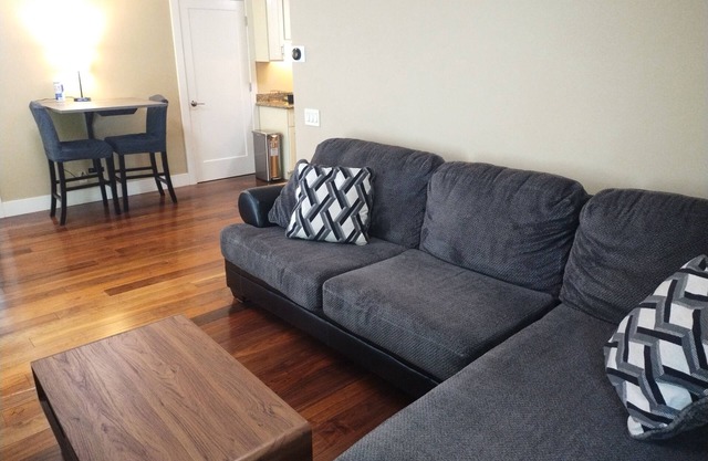 Los Gatos Retreat in SF Bayarea Independent furnished 1 bed/ 1 bath for 3 guests