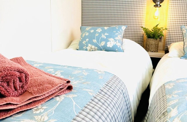 Caravana-Premium-Baño Privado-Vista al Parque-Los Jameos