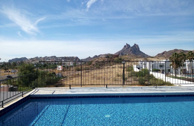 Los Jitos Hotel & Suites