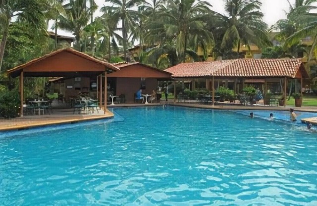 Los Tules Vibrant 1BR Condo with Balcony for Vacation Spots