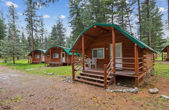 Lost Horse Resort - Double Queen Cabin #15