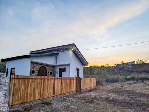 Loti Guest House Jln Penun Limau