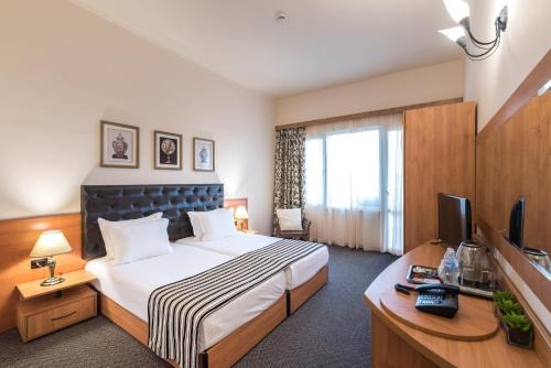Lotus Family Hotel - Free Parking