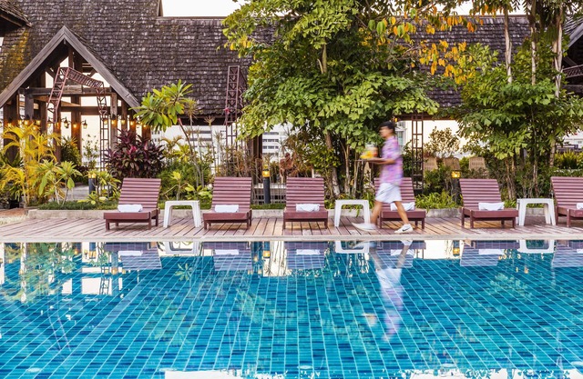 Lotus Hotel Pang Suan Kaew