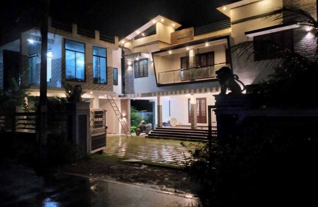 LOTUS LAKE RETREAT - ROMANTIC HOME STAY IN BACKWATERS