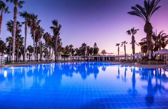 Louis Phaethon Beach