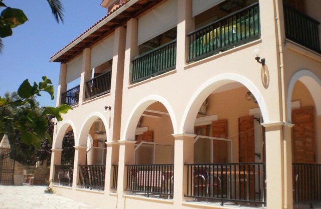Loukas Inn Family Resort