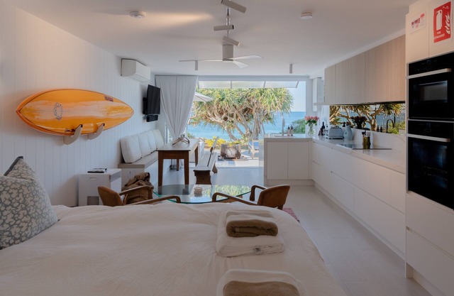 Loulou Beach Studio – Couple Retreat