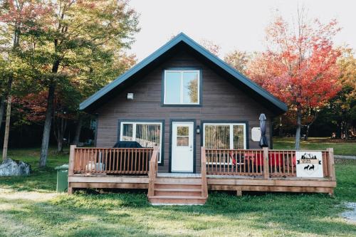Louna-Nuage Shack- Chalet au Miller Zoo