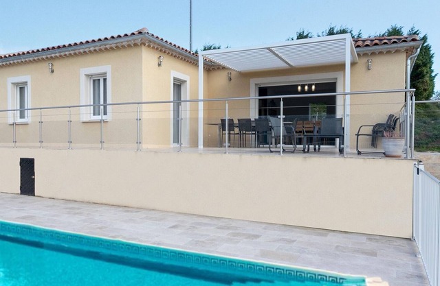 Hermosa villa en Saint-Sauveur-de-Cruzières con piscina privada