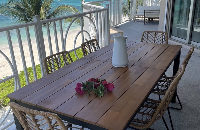 Love beach Condo 3 BR Nassau
