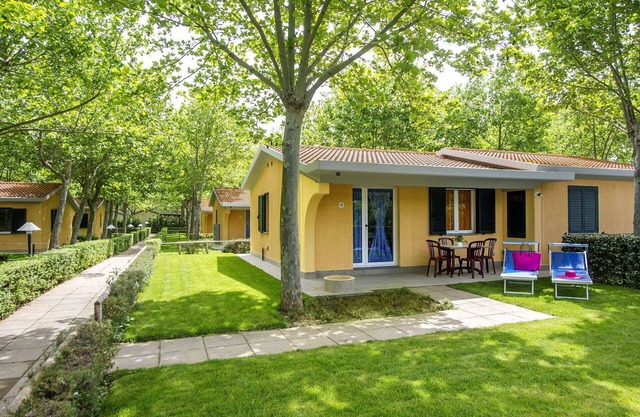 Precioso apartamento en villa para 3 personas con A/C, WIFI, piscina, TV, patio y aparcamiento