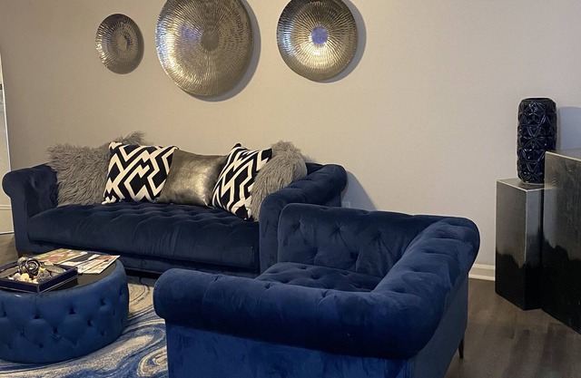 Love la Bleu 3bdrm 7 mins from Airport FREE PARKING