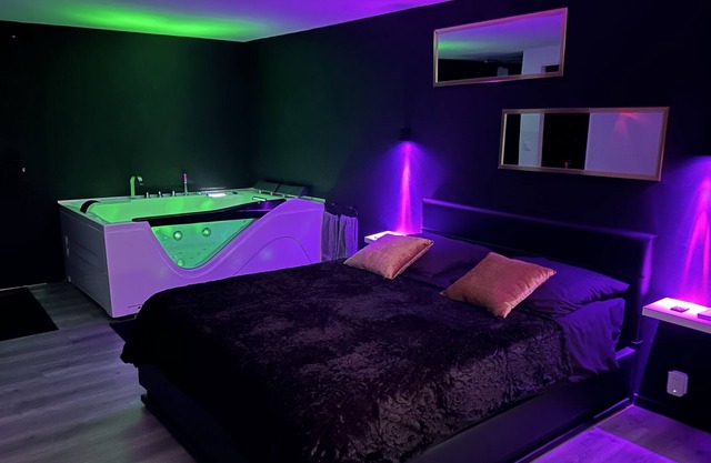 Love Room du Pavillon with SPA in Beaujolais 50 min from Lyon