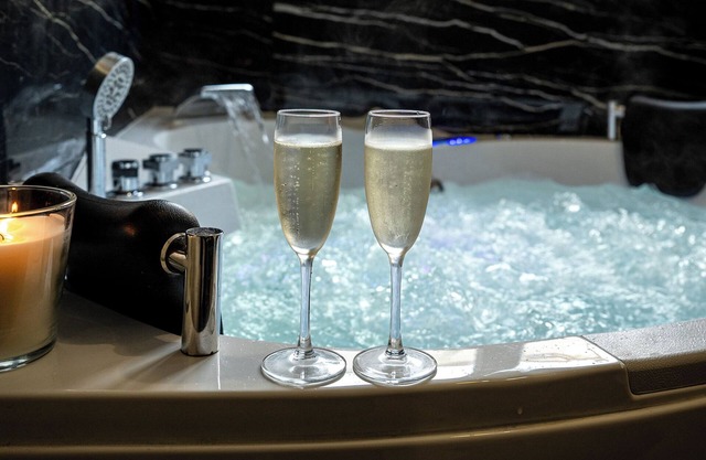 Love Room with jacuzzi and round bed - Le Mans, Love Room with jacuzzi and round bed