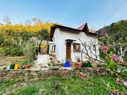 Love's Farm, Cottage in Ramgarh
