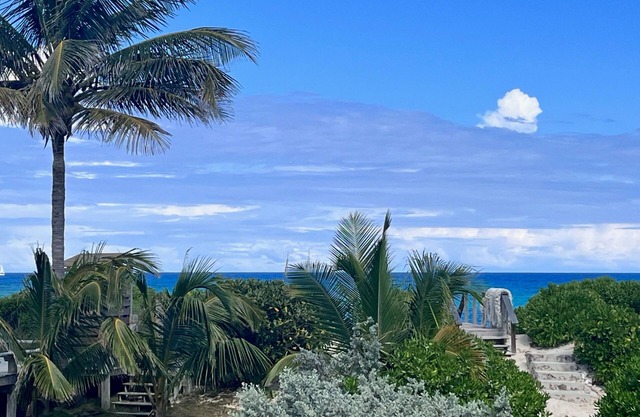 Love the beach? Then Peace of Cake will be your perfect vacation spot!