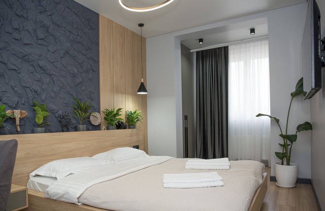 Love the Spot – 2‑Room, Complete, Near Everything