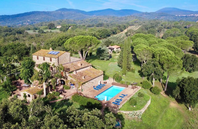 Anexo amueblado con amor en la hermosa finca de Follona para 2-4 personas
