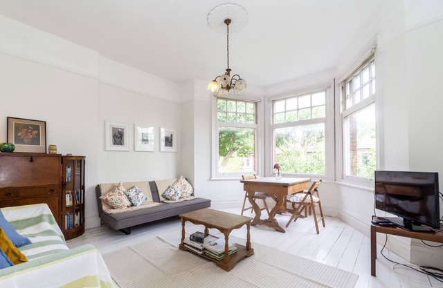 Lovely 1 BDR apt in Victorian House, Kilburn