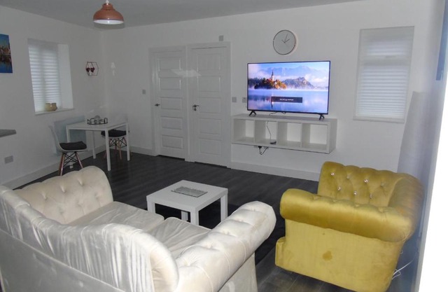 Lovely 1-Bed Apartment in Bolton