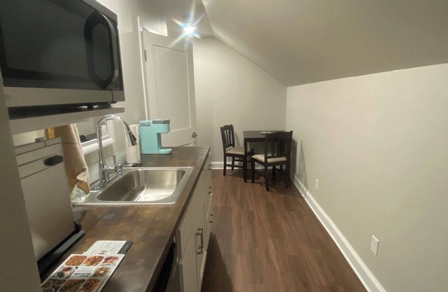 Lovely 1-bedroom apartment 30 miles from Yellowstone & 30 minutes from Cody