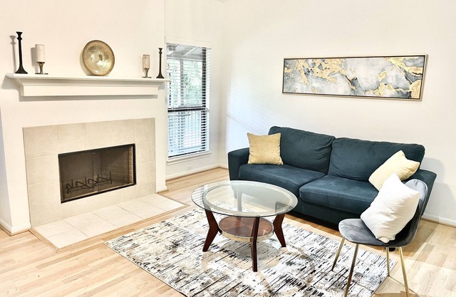Lovely 1-Bedroom Condo with Pool