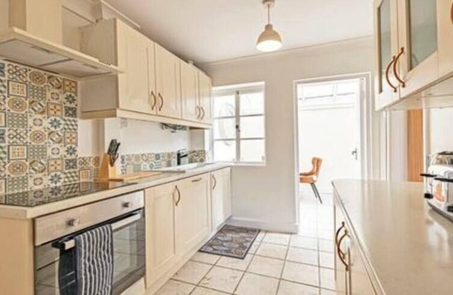 Lovely 1 Bedroom Cottage - Bay Cottage