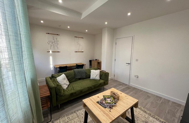 Lovely 1-bedroom flat with Patio