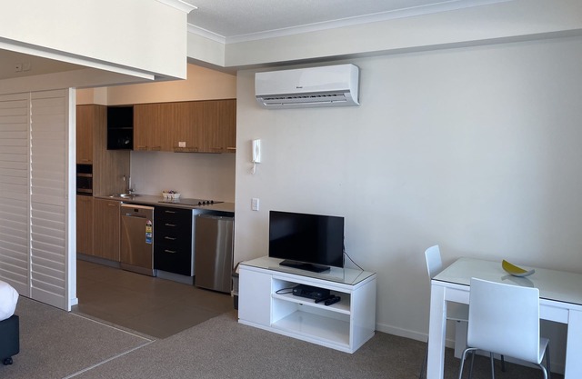 Lovely 1-bedroom in the Heart of Mackay w/ Pool