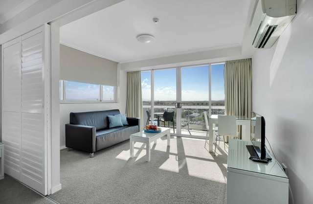 Lovely 1-bedroom in the Heart of Mackay w/ Pool