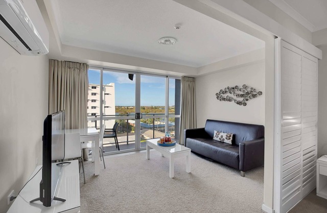 Lovely 1-bedroom in the Heart of Mackay w/ Pool