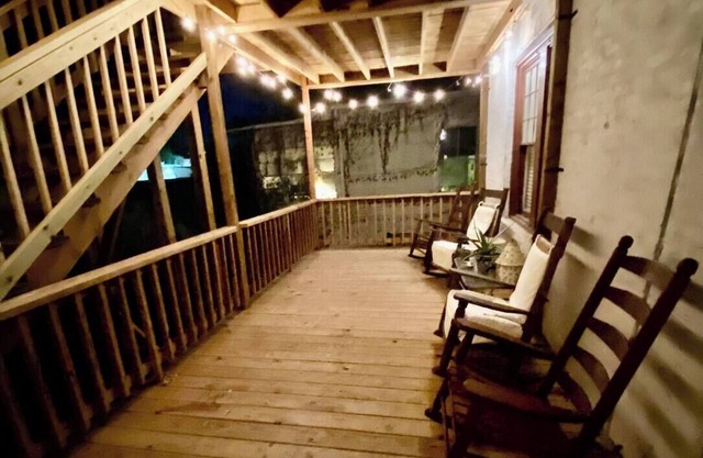 Lovely 1 BR unit across from Belhaven Town Center