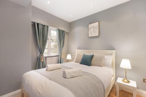 Lovely 16 Nell Gywnn - Chelsea