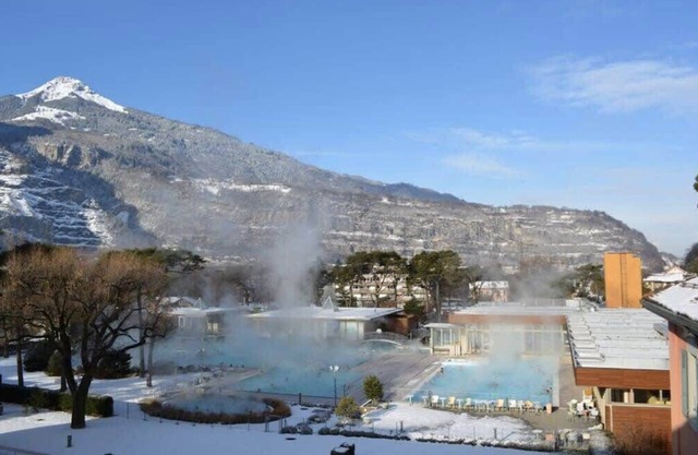 Lovely 1BR Suite with View to Catogne Mountain