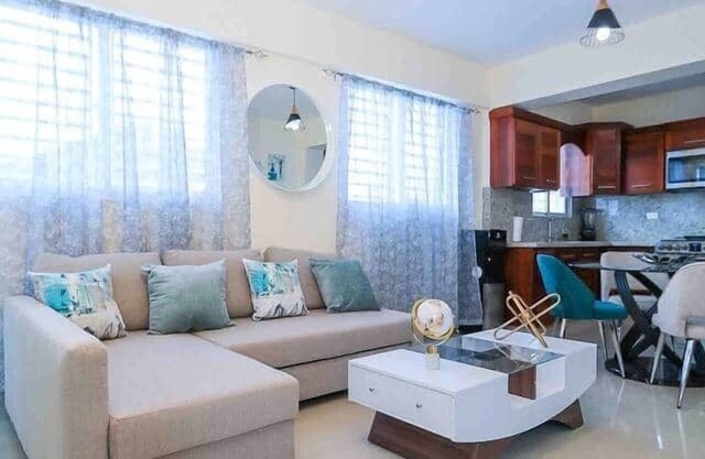 Lovely 2 Bd-2Bath Apt w. A|C Garage & Rooftop