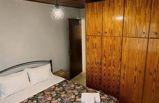 Lovely 2 Bd Home in the Heart of Troezen
