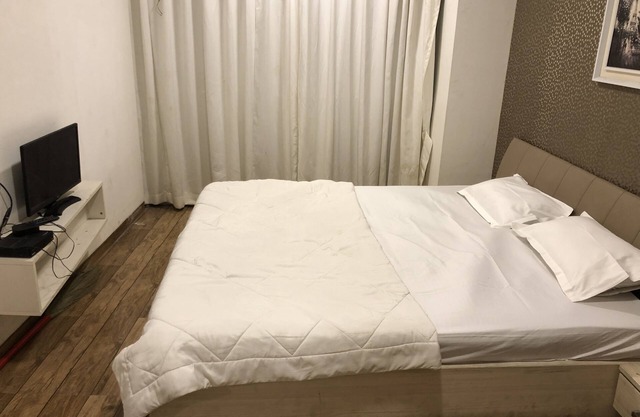 Lovely 2-Bed room Home stay with pool