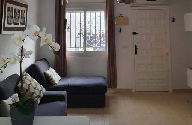 Lovely 2-Bed Villa 15 min drive to the Beach