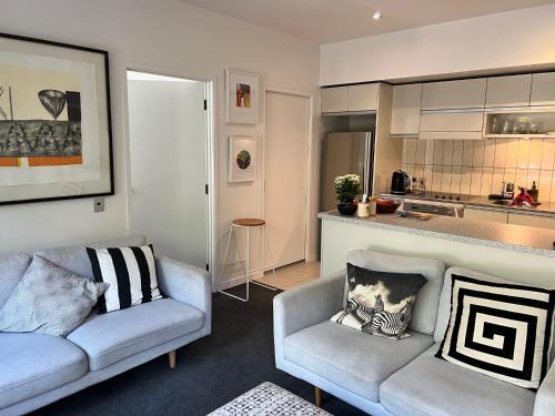 Lovely 2 bedrm apartment in Auckland's viaduct
