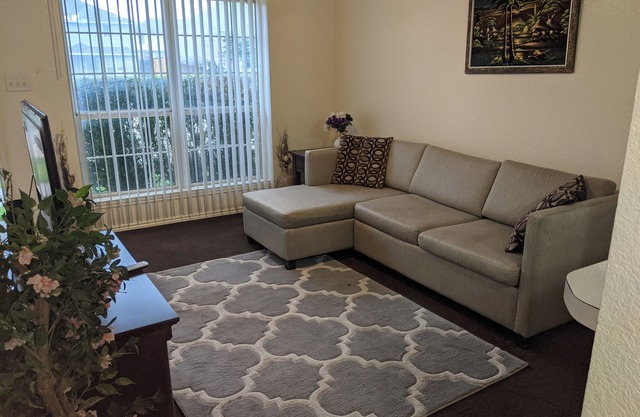 Lovely 2-bedroom apartment with fenced yard.
