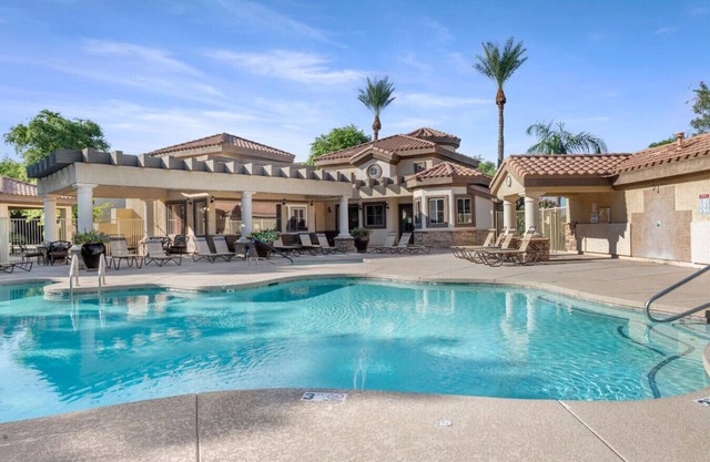 Lovely 2 Bedroom Condo W/ Heated Pool!
