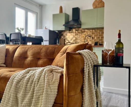 Lovely 2-bedroom Duplex w/ balcony in Brussels