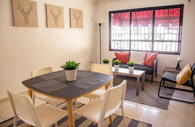 Lovely 2-bedroom rental unit with free parking