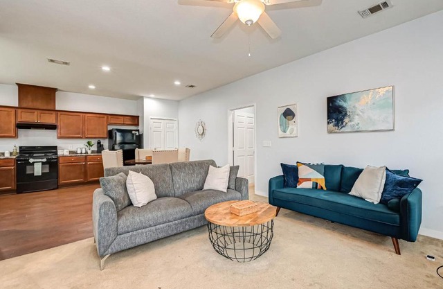 Lovely 2bed/2bath Houston Free Parking + Fast Internet