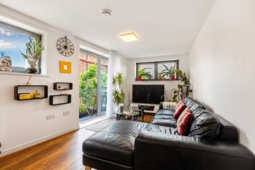 Lovely 2BR Flat with Balcony in Zone 2